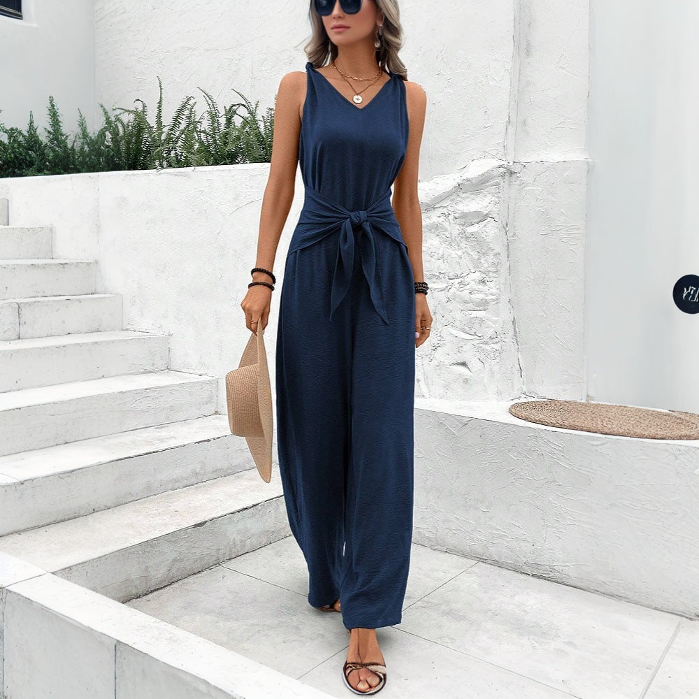 Elegante tuta intera senza maniche di Valentina Lo Bello, colore blu scuro.