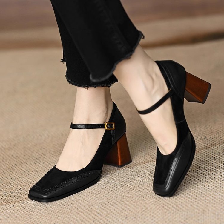 Elegant Valentina Lo Bello Square Toe Chunky Heels