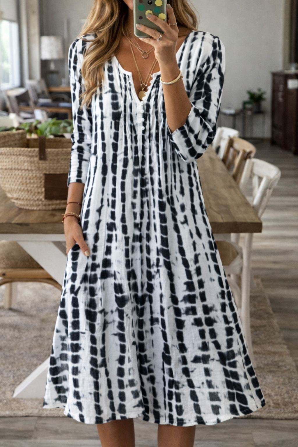 Elegante abito midi a trapezio di Valentina Lo Bello, perfetto per tutti i giorni.
