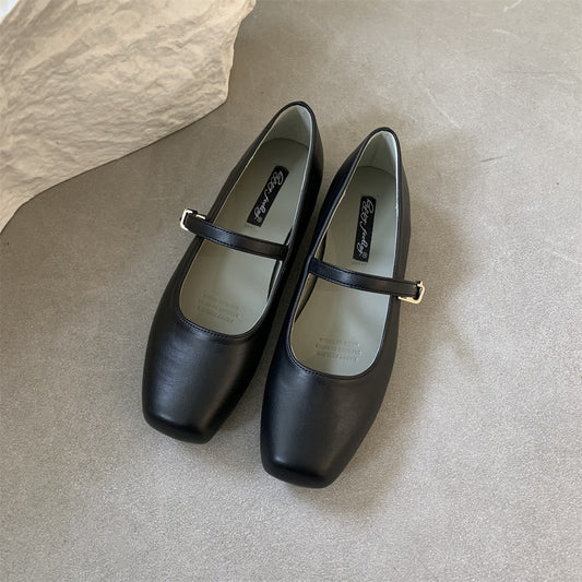 Eleganti Mary Jane con tacco basso di Valentina Lo Bello per tutti i giorni.