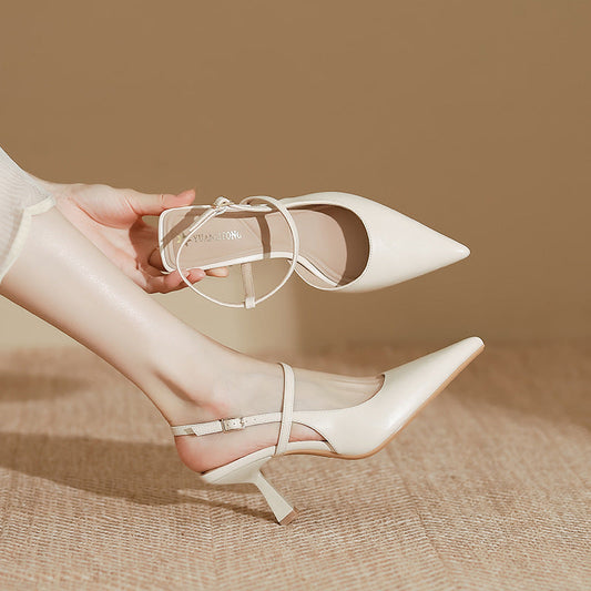 Eleganti sandali con tacco alto a punta di Valentina Lo Bello