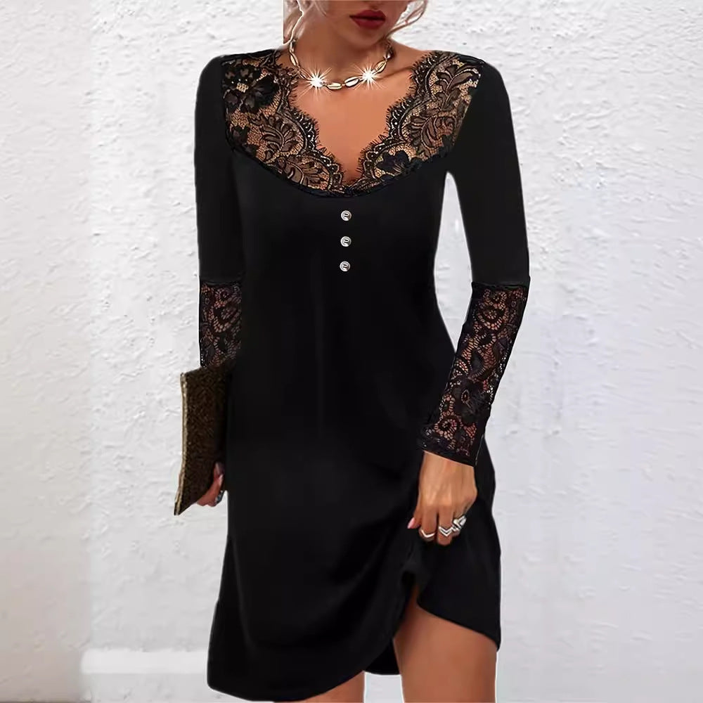 Elegante abito in pizzo con scollo a V di Valentina Lo Bello