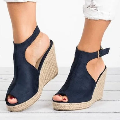 Eleganti sandali con zeppa di Valentina Lo Bello