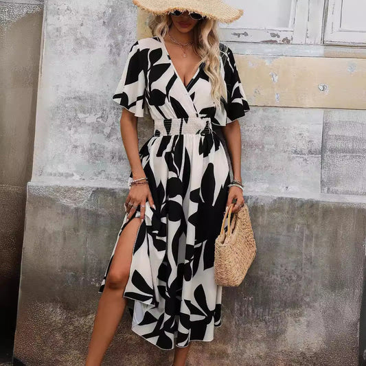 Elegante abito a stampa con scollo incrociato di Valentina Lo Bello