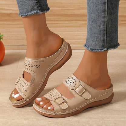 Retro Buckle Platform Sandals Valentina Lo Bello