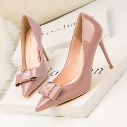 Elegant Bow Pointed Heels by Valentina Lo Bello