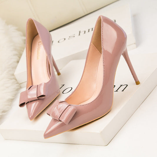 Elegant Bow Pointed Heels by Valentina Lo Bello