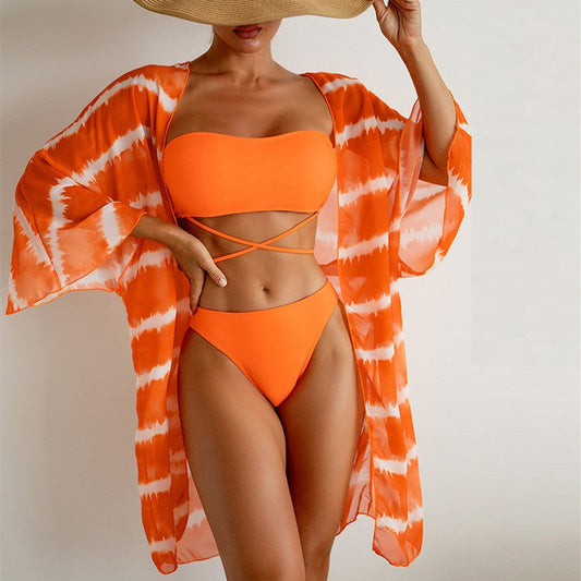 Costume da bagno a tre pezzi in chiffon dai colori vivaci di Valentina Lo Bello