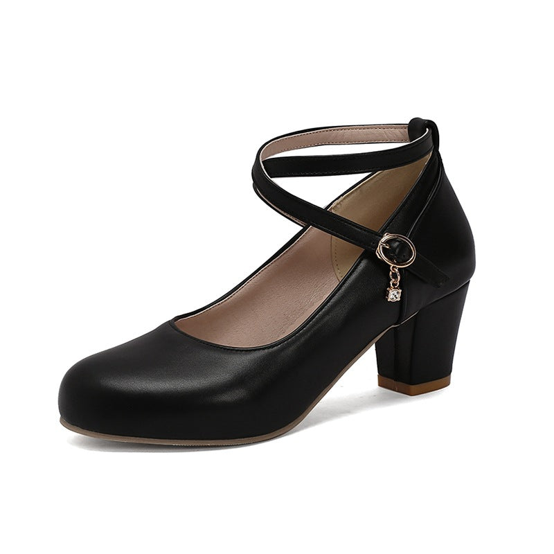 Eleganti scarpe Mary Jane con tacco grosso di Valentina Lo Bello
