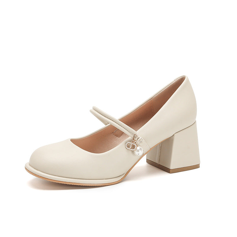 Eleganti scarpe con tacco grosso di Valentina Lo Bello