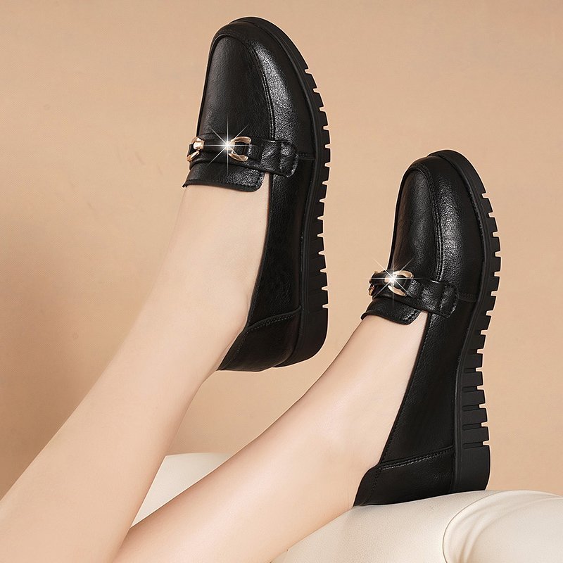 Elegant Comfort Valentina Lo Bello Leather Flat Loafers