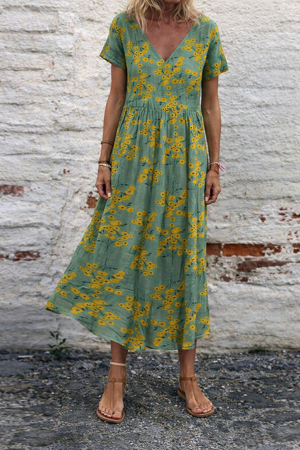 Abito lungo con scollo a V e stampa floreale in cotone di Valentina Lo Bello
