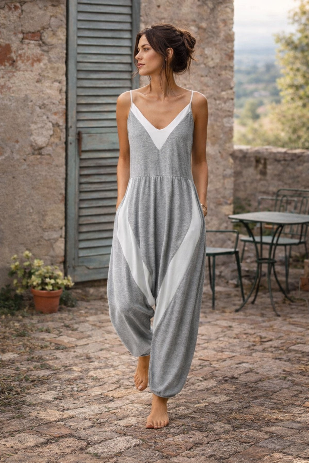 Elegante tuta intera con cuciture morbide di Valentina Lo Bello