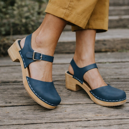 Eleganti sandali con plateau di Valentina Lo Bello