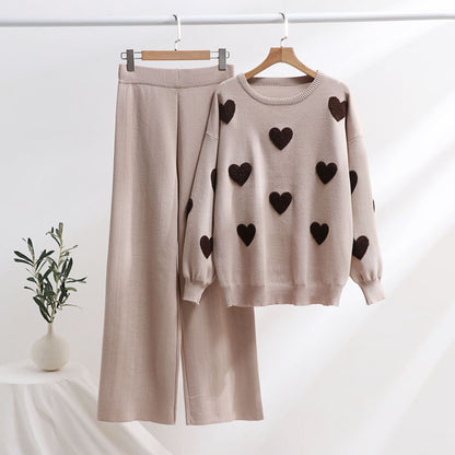 Elegante completo in maglia con cuori di Valentina Lo Bello