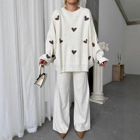 Elegante completo in maglia con cuori di Valentina Lo Bello