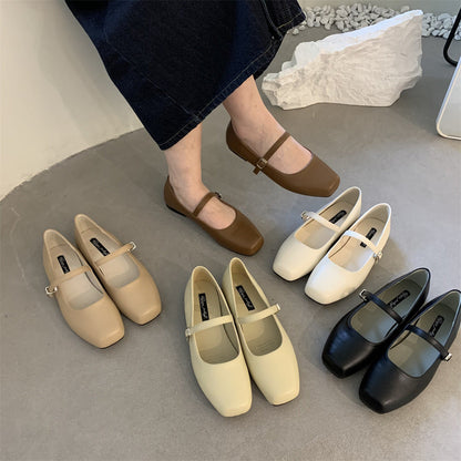 Chic Everyday Valentina Lo Bello Low Heel Mary Janes