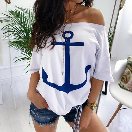 Top a spalle scoperte con ancora nautica di Valentina Lo Bello