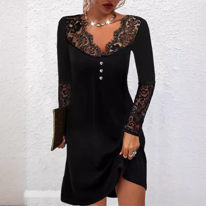 Elegante abito in pizzo con scollo a V di Valentina Lo Bello